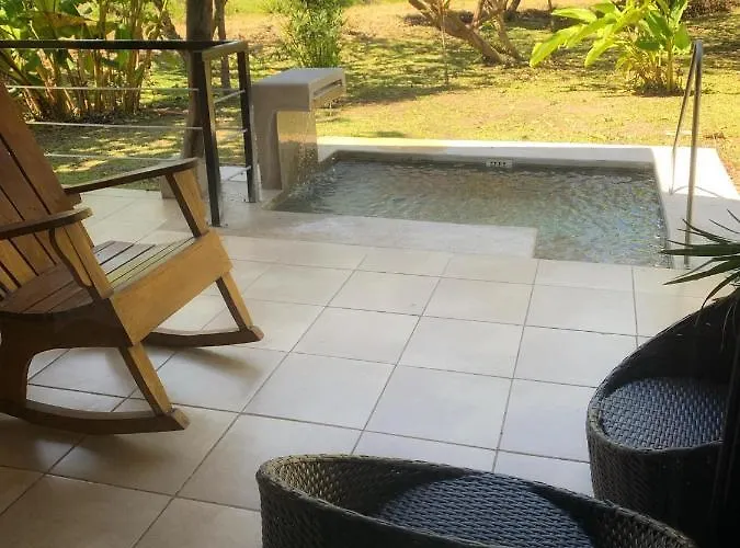 Colinas Del Miravalles & Hot Springs Hotel 3*