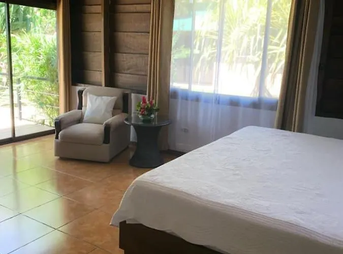 Colinas Del Miravalles & Hot Springs Guayabo (Guanacaste)