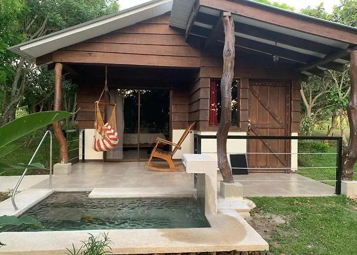 Colinas Del Miravalles & Hot Springs